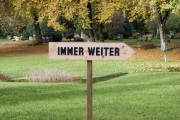 18 IMMER WEITER  (Ausstellung "ZEIT LOS LASSEN", Schosshaldenfriedhof, Bern/Ostermundigen 2019)